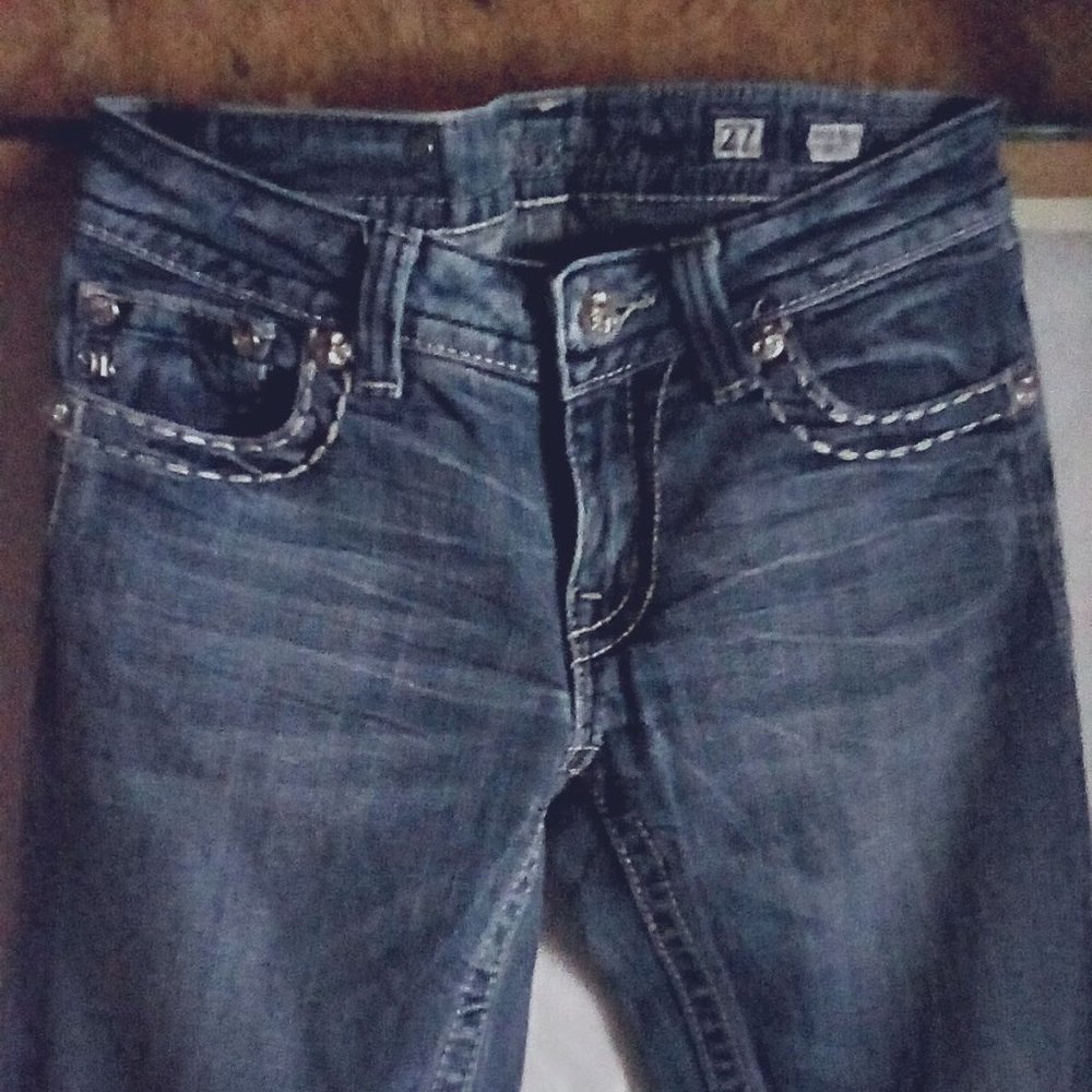 WOMEN'S BOOT CUT JEANS - SIZE 27